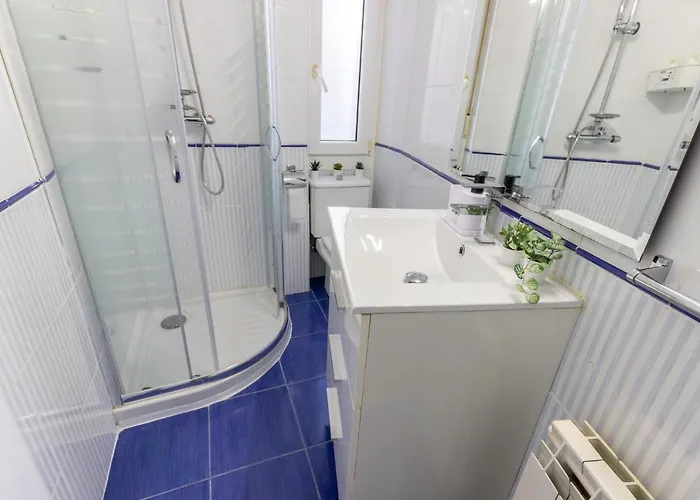 2 Paradas Al Cascoviejo, 1 Min Al Metro - Basarrate